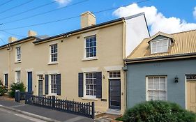 'Thirteen=' - Heritage Terrace In Battery Point